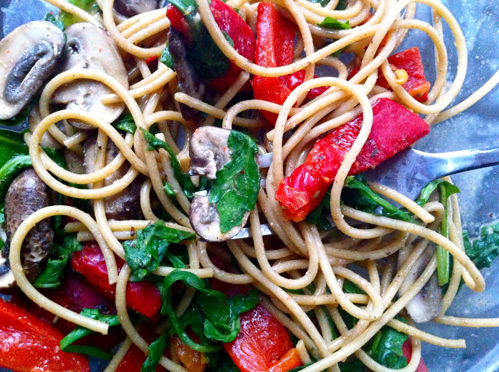 A Girl and her Food Processor Roasted Red Pepper, Mushroom, & Arugula