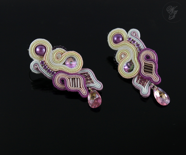 violet and vanilla soutache earrings, soutache handmade jewelry, swarovski, pearls