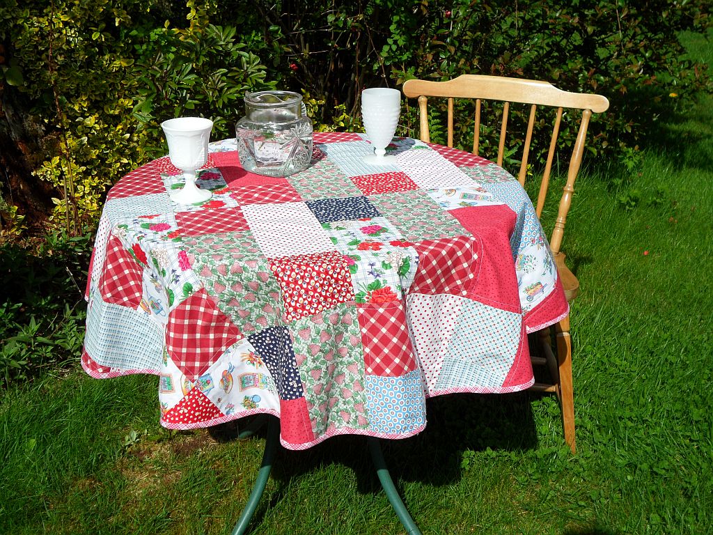 Blueberry Patch Stash Buster Quilted Round Table Cover and a Tutorial!