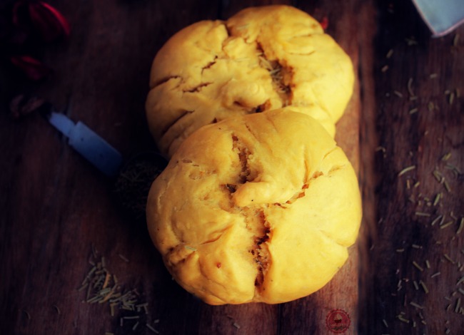pumpkin rosemary breadbakers