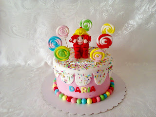 Tort cu papusica Little Miss Muffin