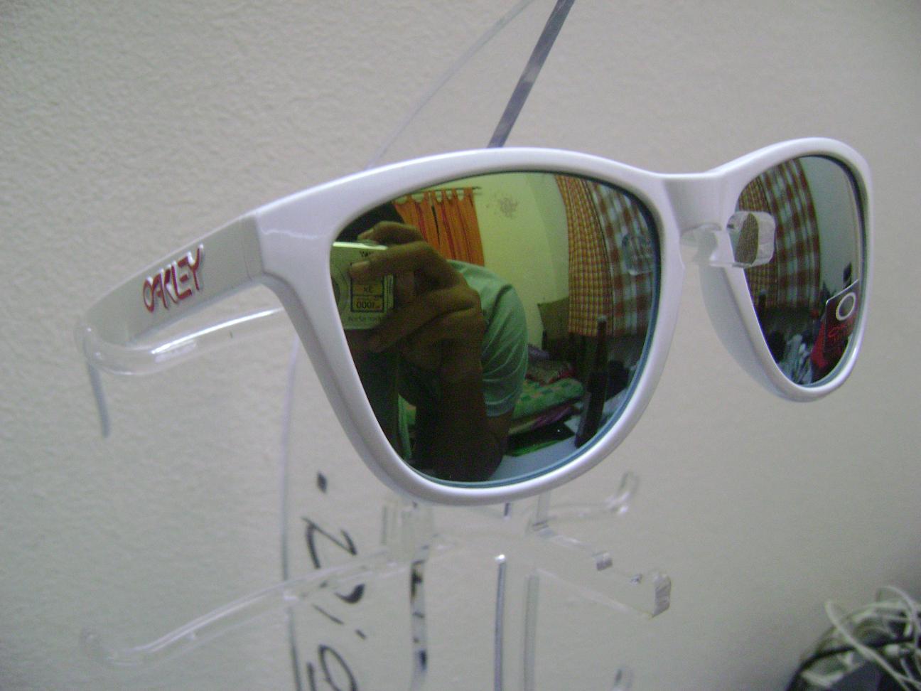 white frogskins