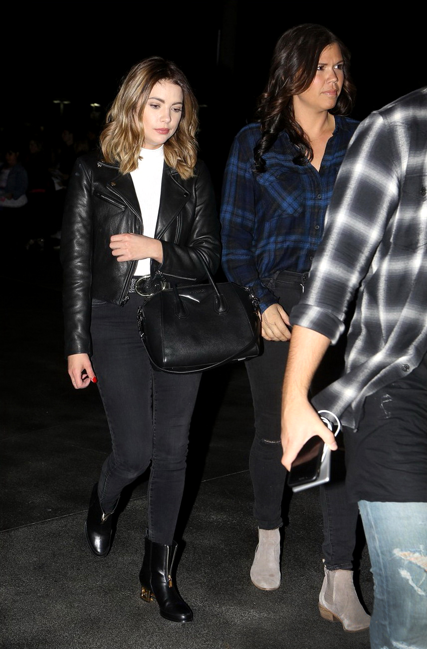 Daily Celebrities Paparazzi, Candid and Photoshoot Pictures: Ashley