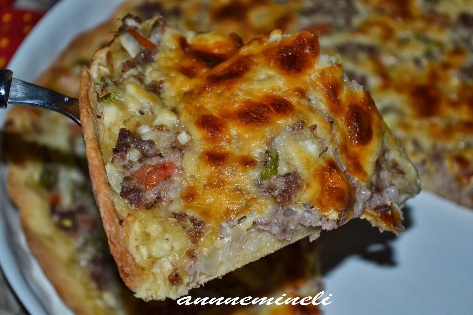 ANNEMİNELİ MAYASIZ HAMURDAN KIYMALI PİZZA