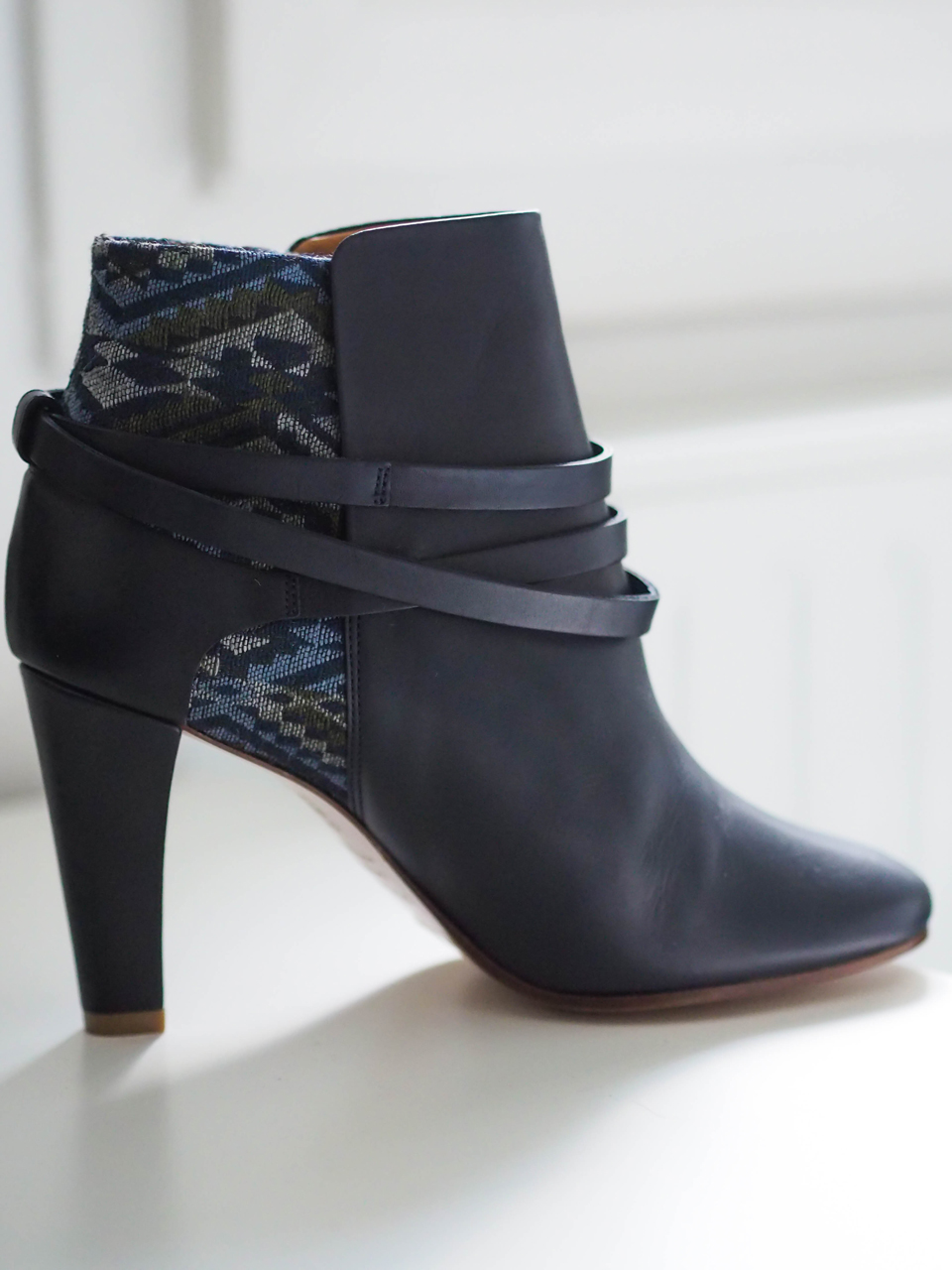 converse violet pastel