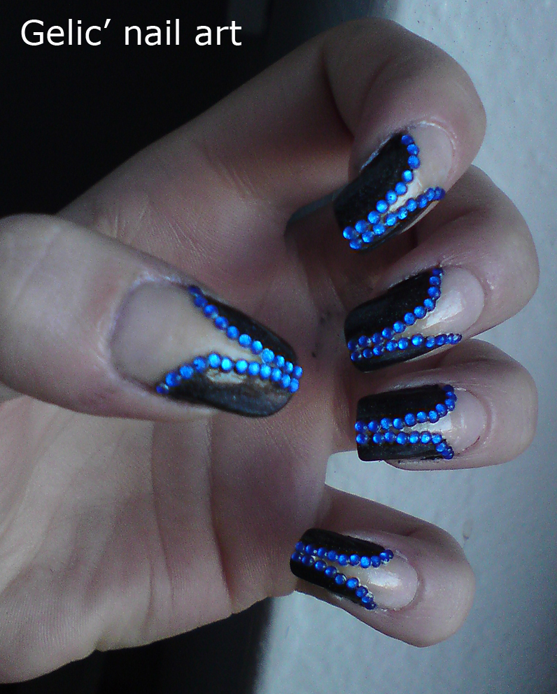 Gelic' nail art Gala Nails stuffed with rhinestones and holo