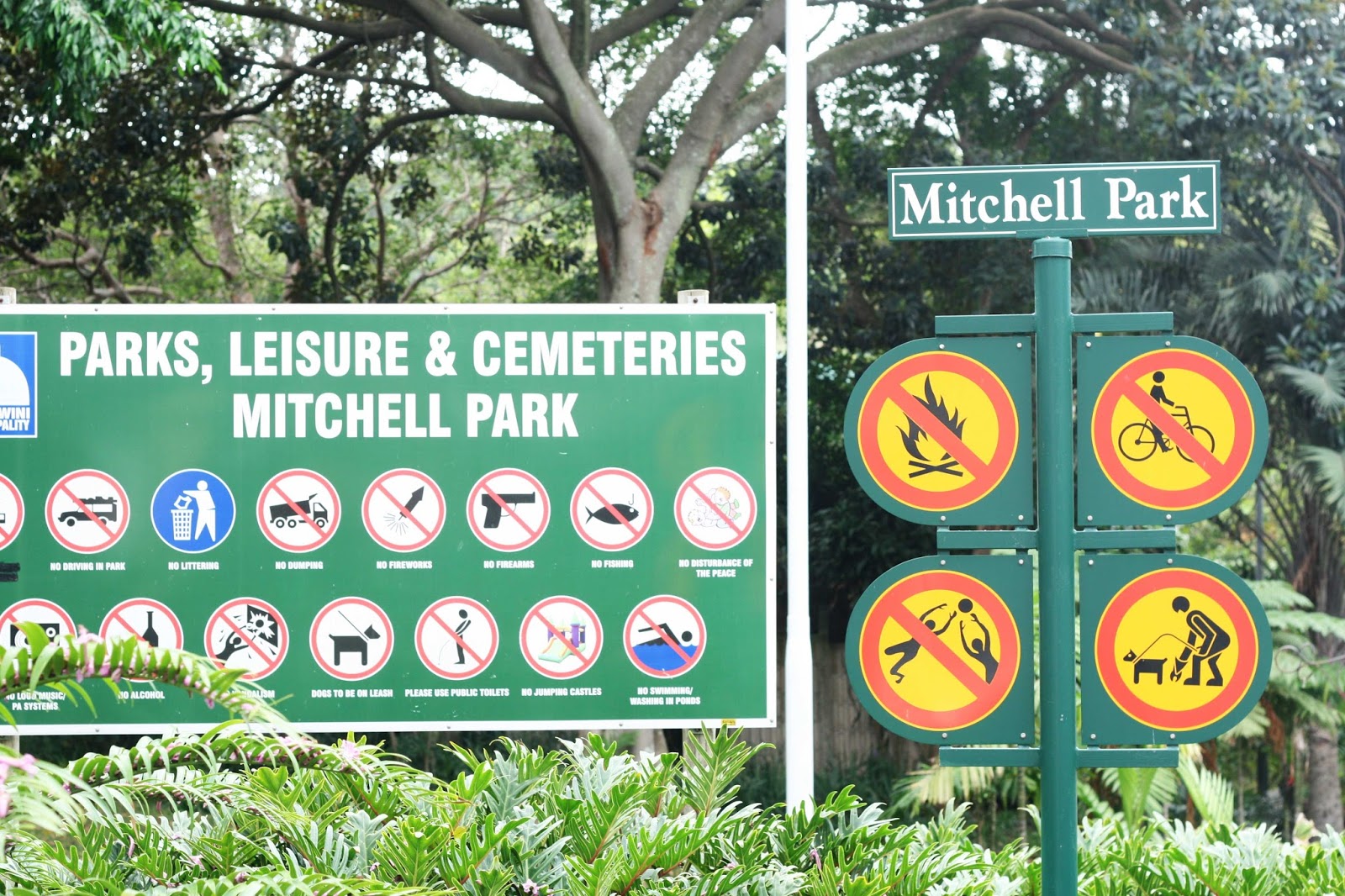 Just Four More Minutes Durban Hot Spot Mitchell Park Zoo the-building-of-ushaka-marine-world-durban-s-aquatic-marvel-youtube