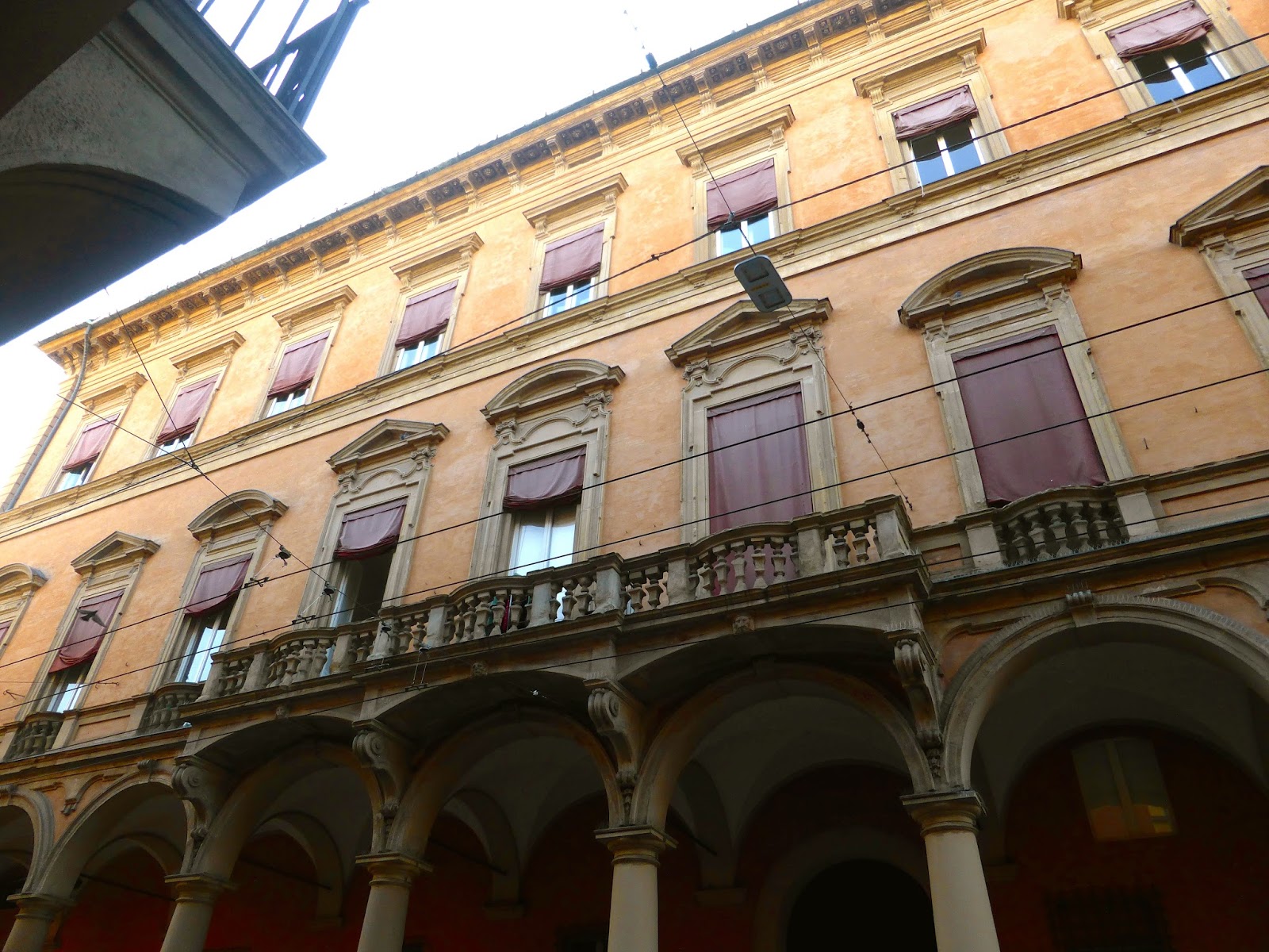 Facciamo un giro in centro? VIA SANTO STEFANO Bologna