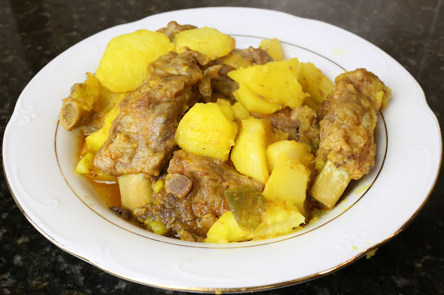 Guiso de patatas con costillas