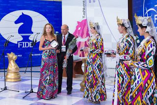 La Bulgare Antoaneta Stefanova lors de la cérémonie d'ouverture à Tashkent 2013 - Photos © Maria Emelianova 