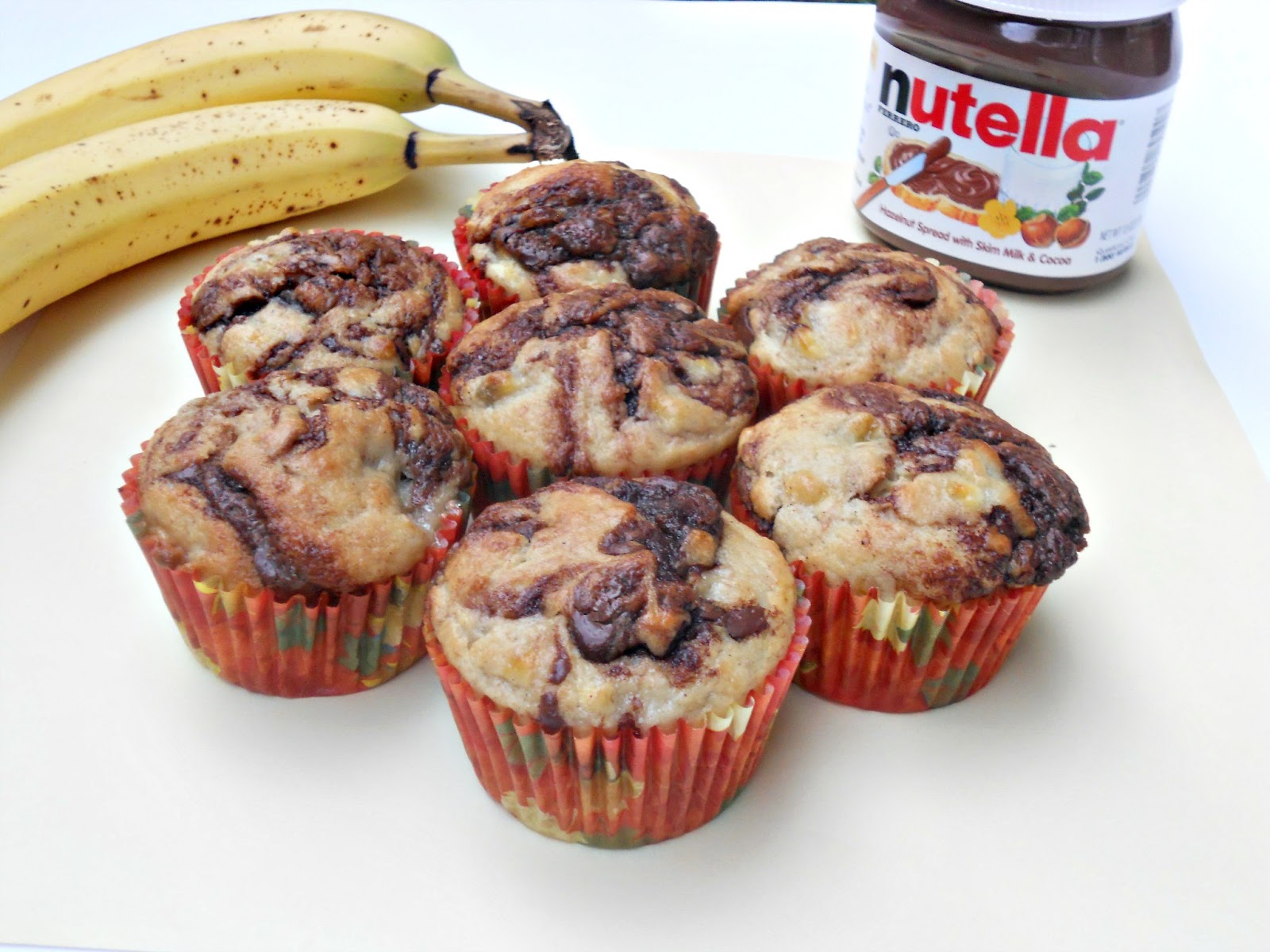 Banana Nutella Muffins - Hezzi-D&amp;#39;s Books and Cooks