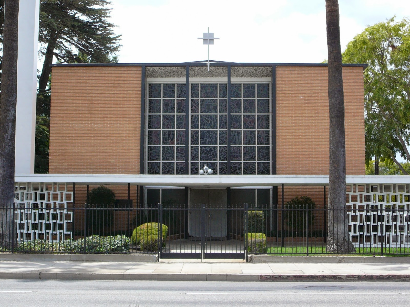 Orange County Structure Anaheim's St. Thomas Aquinas Chapel Offers