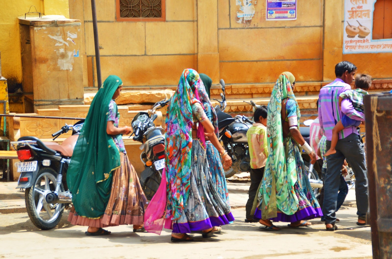 jaisalmer fort street photography rajasthan india women clothes colorful