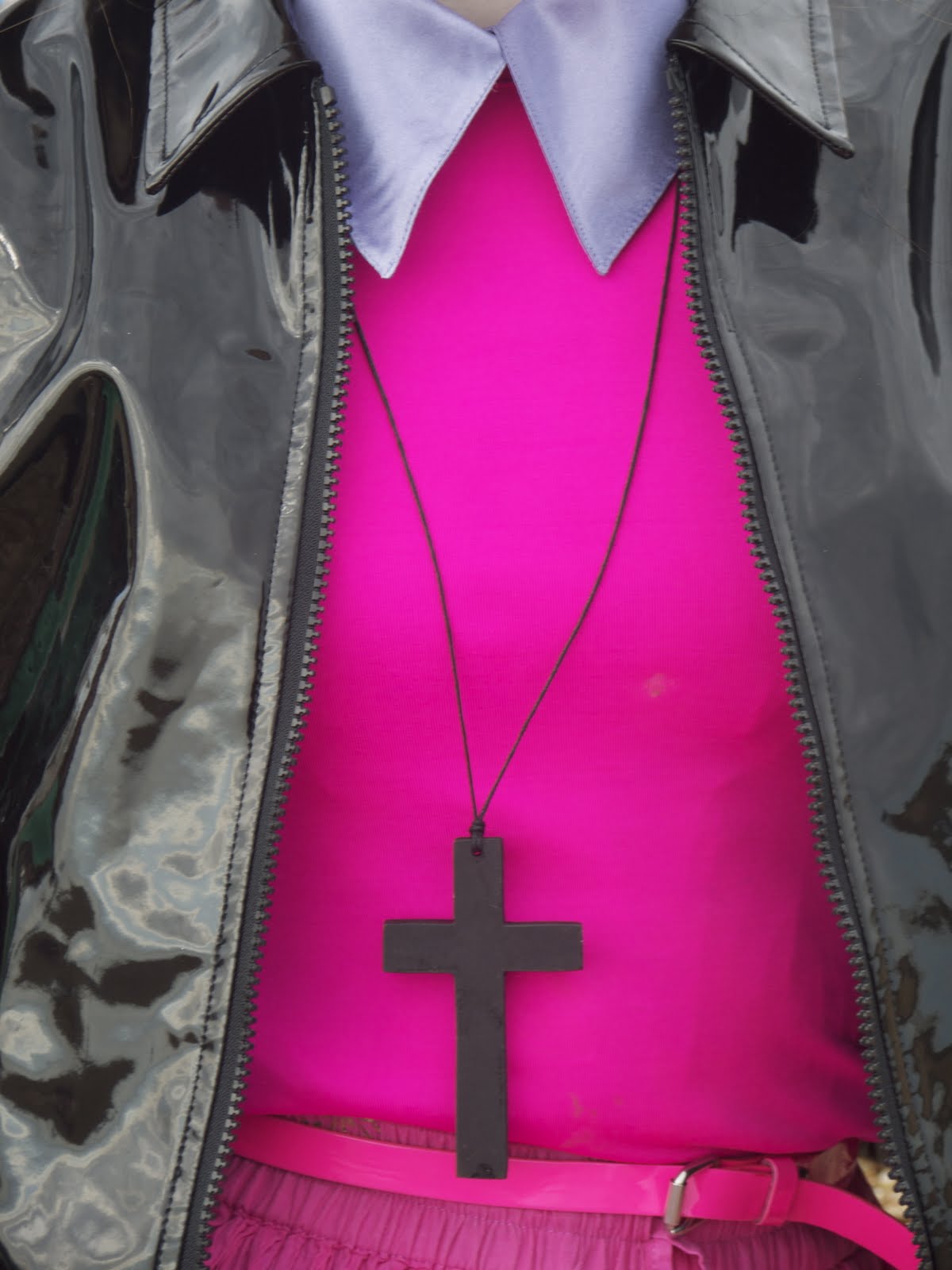 Life With Blythe!!!: Hot Pink Cross