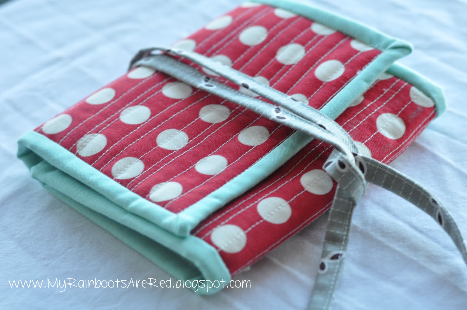 My Rainboots Are Red Travel hand sewing kit (Handmade part 2)