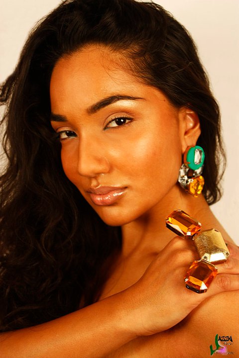 SDA Talent Management: SDA Talent Lisa: Model/Actor