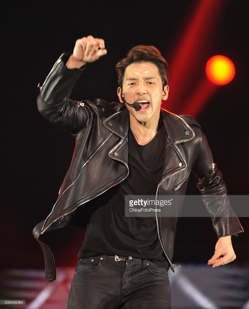 http://3.bp.blogspot.com/-12-p1R4t6iE/VqXRO4yfRzI/AAAAAAABQv4/766JbTMHGyI/s1600/south-korean-singer-rain-performs-onstage-during-his-concert-the-picture-id506499364.jpg