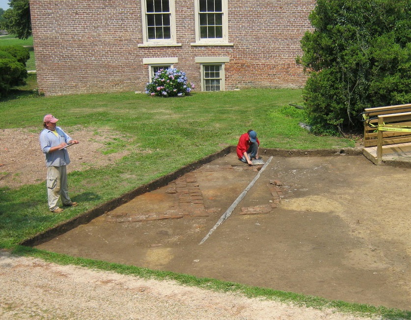 bensozia Archaeology at Bacon's Castle