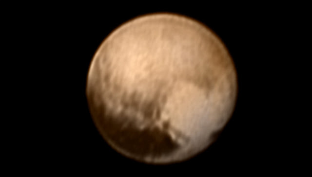 Plutão - imagem colorida