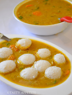 idly sambar mini idlies bowl take plain soak serving pour delicious them