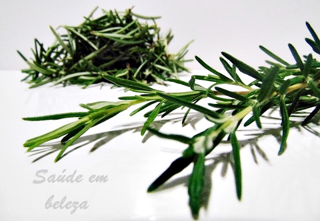 Benefícios do alecrim no cabelo