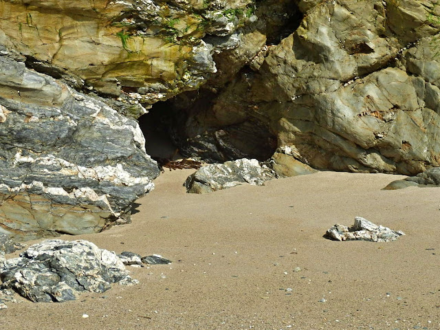 Small cave at Spit Beach, Cornwall