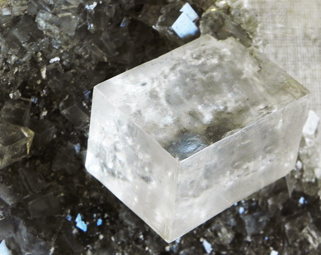 MINERALES: SAL GEMA o HALITA