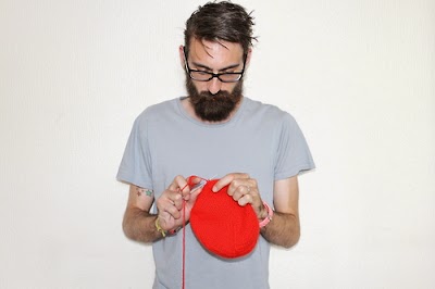 Los Hombres tambien debemos Aprender a Tejer