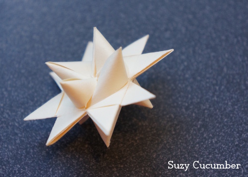 suzy-cucumber-craft-book-challenge-week-48-german-paper-star