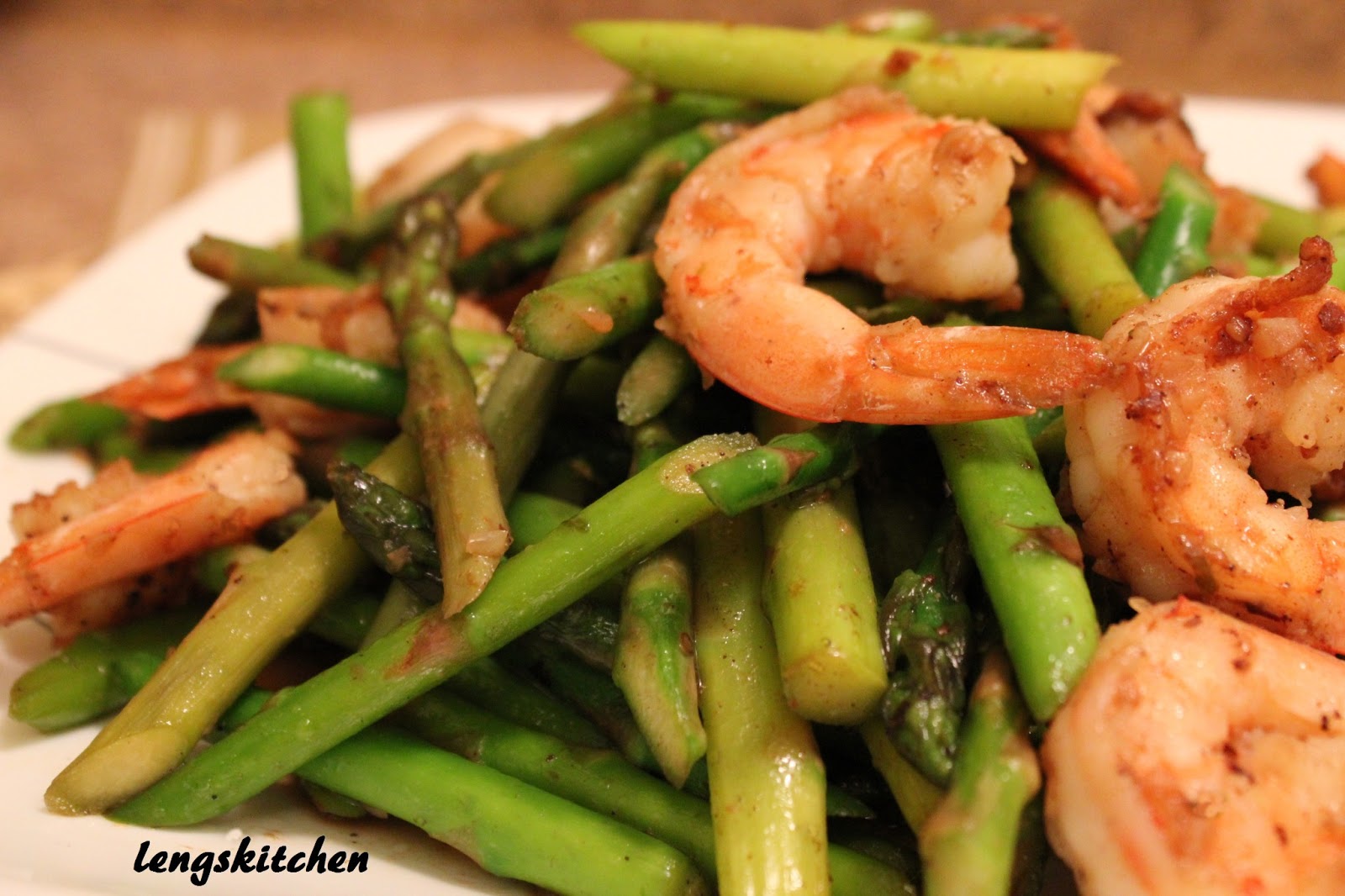Kitchen Chaos: Stir Fried Asparagus with Shrimps 芦笋炒虾球