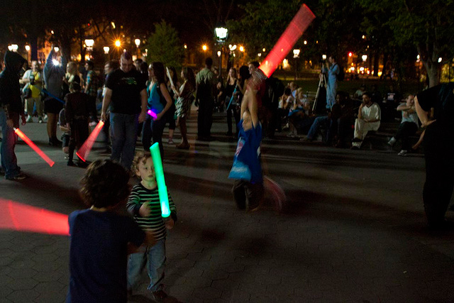 Largest Lightsaber Fight in the New York Park 02