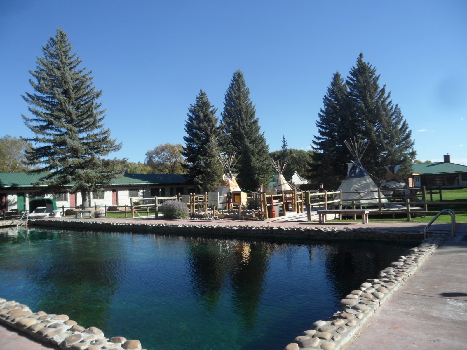 R and R travels Saratoga, Wyoming