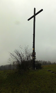 Krzyż milenijny na stoku Jaroszowickiej Góry.