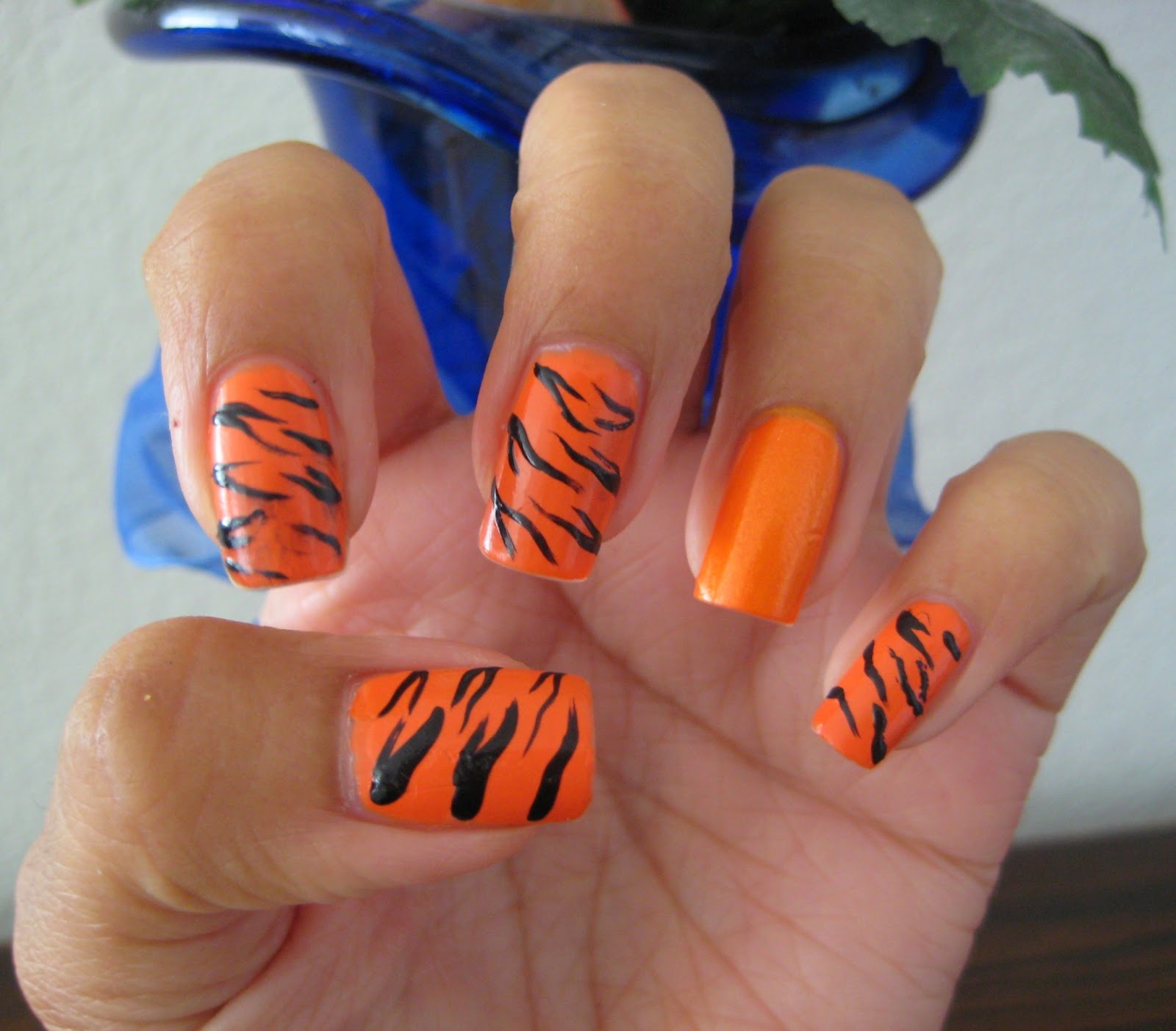 5 Finger Discount Cute Holiday Nail Art on a budget Tiger Nails...RAWR!