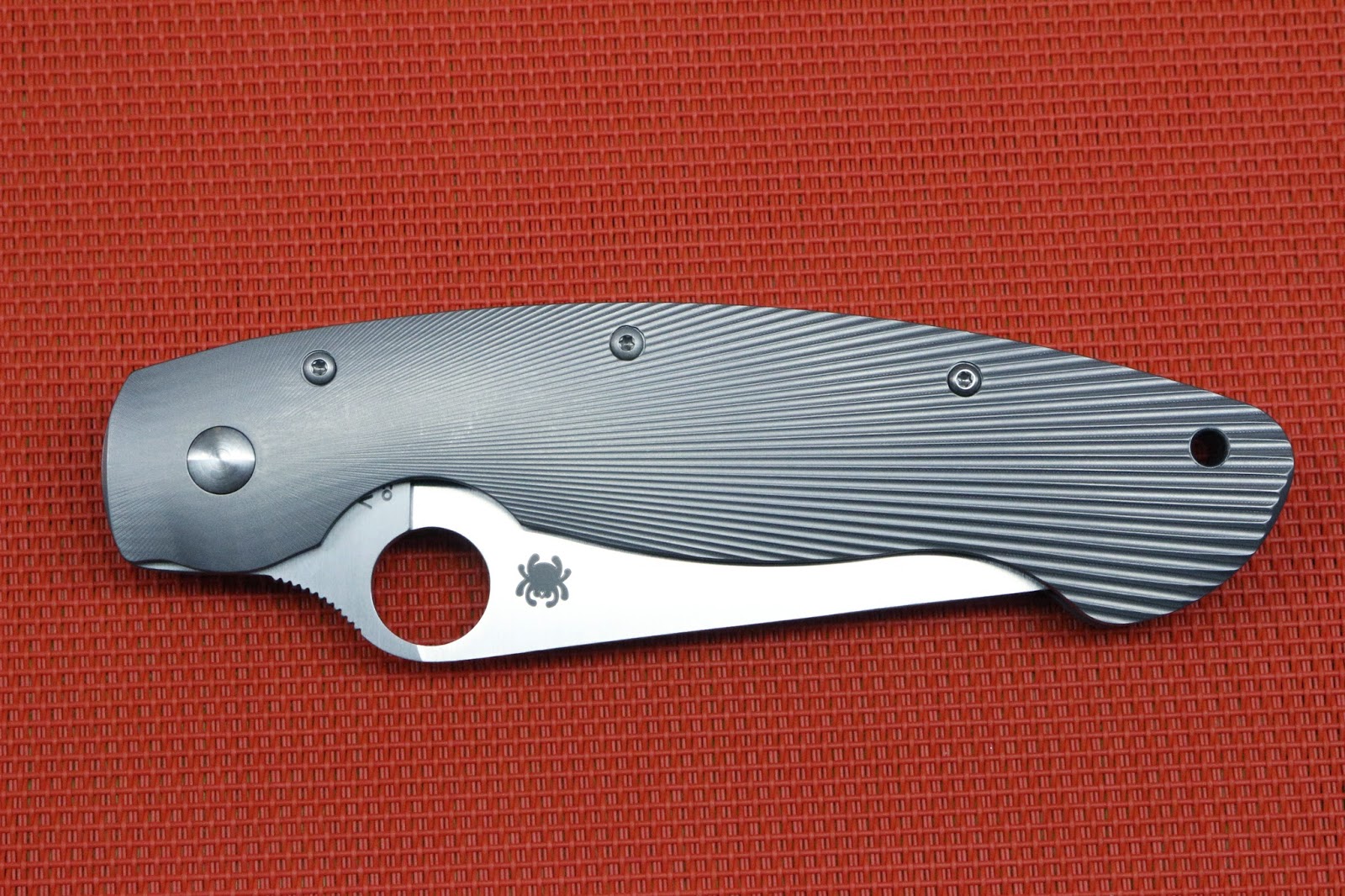ARMAS BLANCAS 66 SPYDERCO MILITARY FLUTED TITANIUM C36TIFP