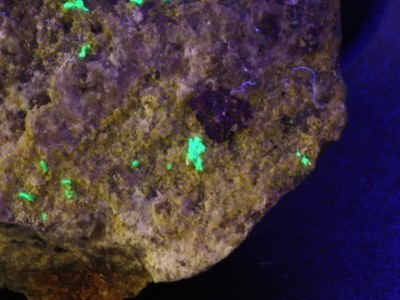 Fluoreszierende Minerale