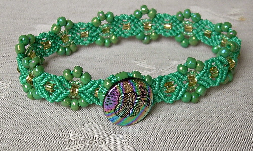 knotgypsy-designs-micro-macrame-pattern-tutorial-casual-diamonds