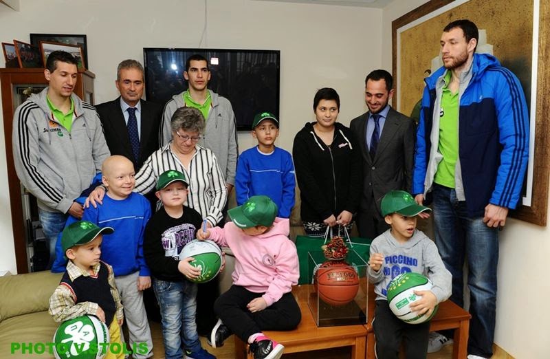 Μοίρασαν αγάπη, χαμόγελα και δώρα (pics)