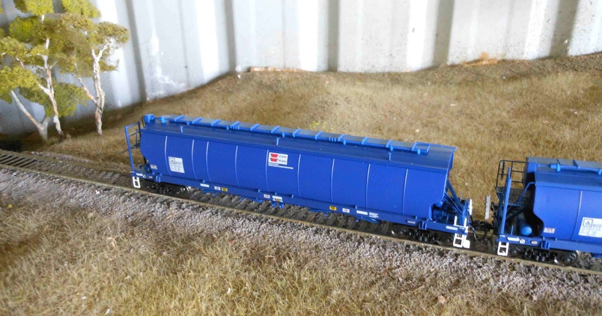 Andrew's Main South Line Southern Rail Models Grain hoppers