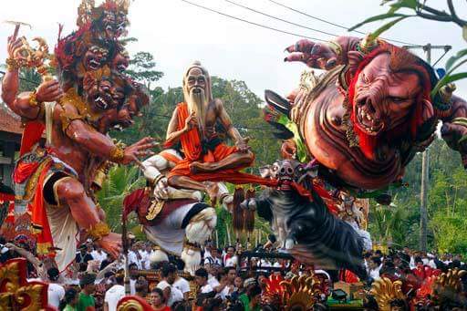 Nyepi: Ogoh-ogoh 2017 parade Nyepi: Ogoh-ogoh 2017 parade