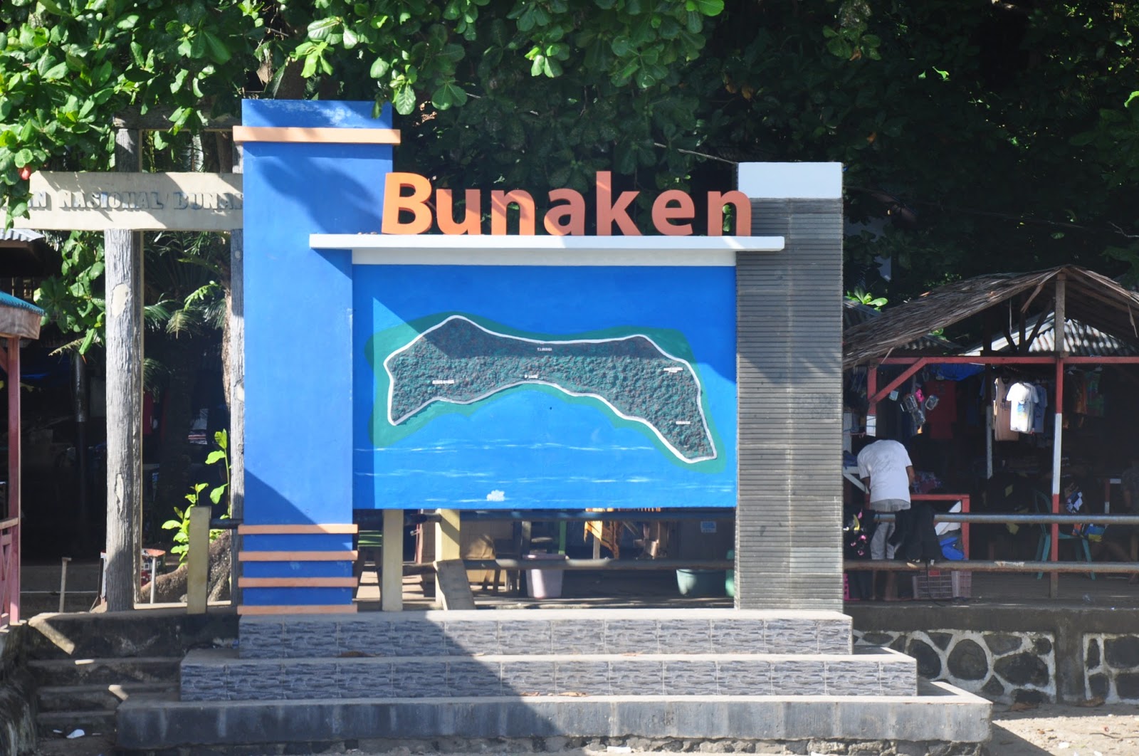 Papan penyambut di Bunaken | Sumber: Blogspot