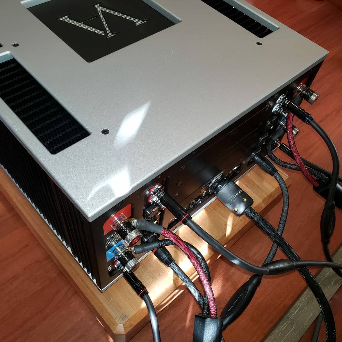 VITUS SIA 030 INTEGRATED AMPLIFIER – M & S | Ultimate High-Fidelity