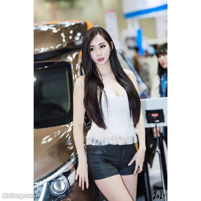 Lee Ji Min Beauty at the Seoul Motor Show 2017 (51 photos) photo 2-3