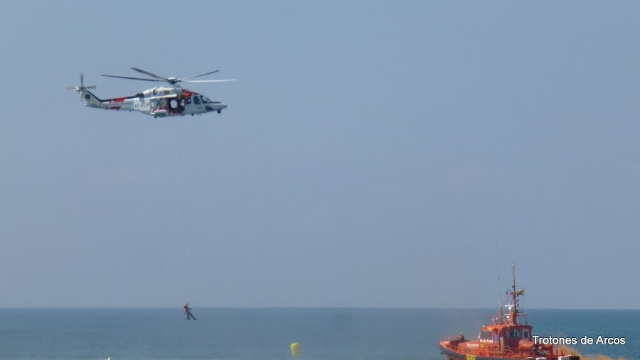 TROTONES BLOG: VI Festival Aéreo de Cádiz