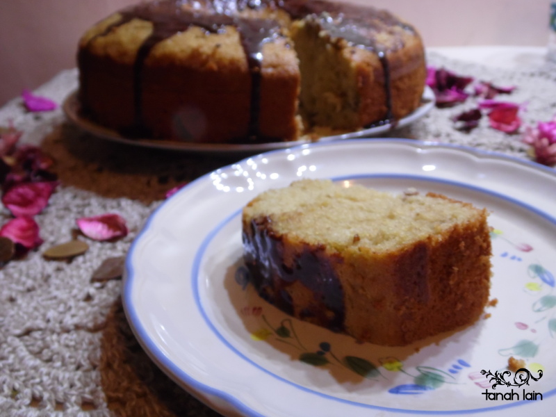 Budnt Cake de Nata (crema de leche) con pasas y nueces