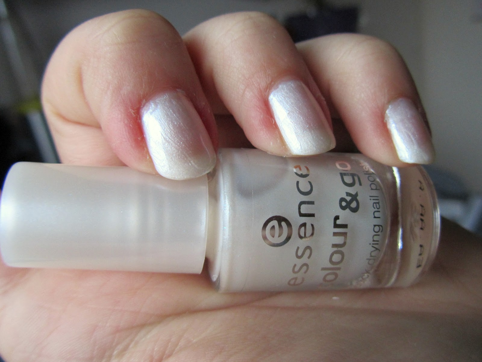 Liefs, Mia. essence sparkling water lily