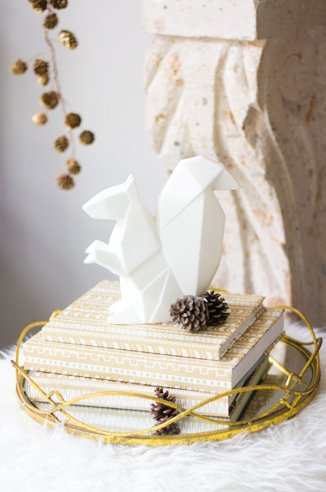 Modern winter Christmas mantel ideas Modern winter Christmas mantel ideas