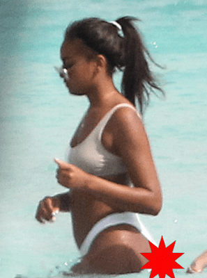 Barack Obama's 17-Year-old Daughter, Sasha Wears An 'INAPPROPRIATE' Bikini On Beach (PHOTOS) %Post Title