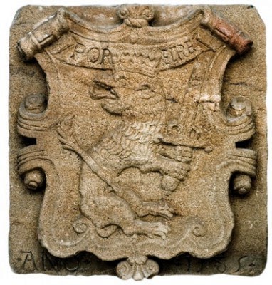 Escudo de Ourense, del Museo Arqueológico de Ourense