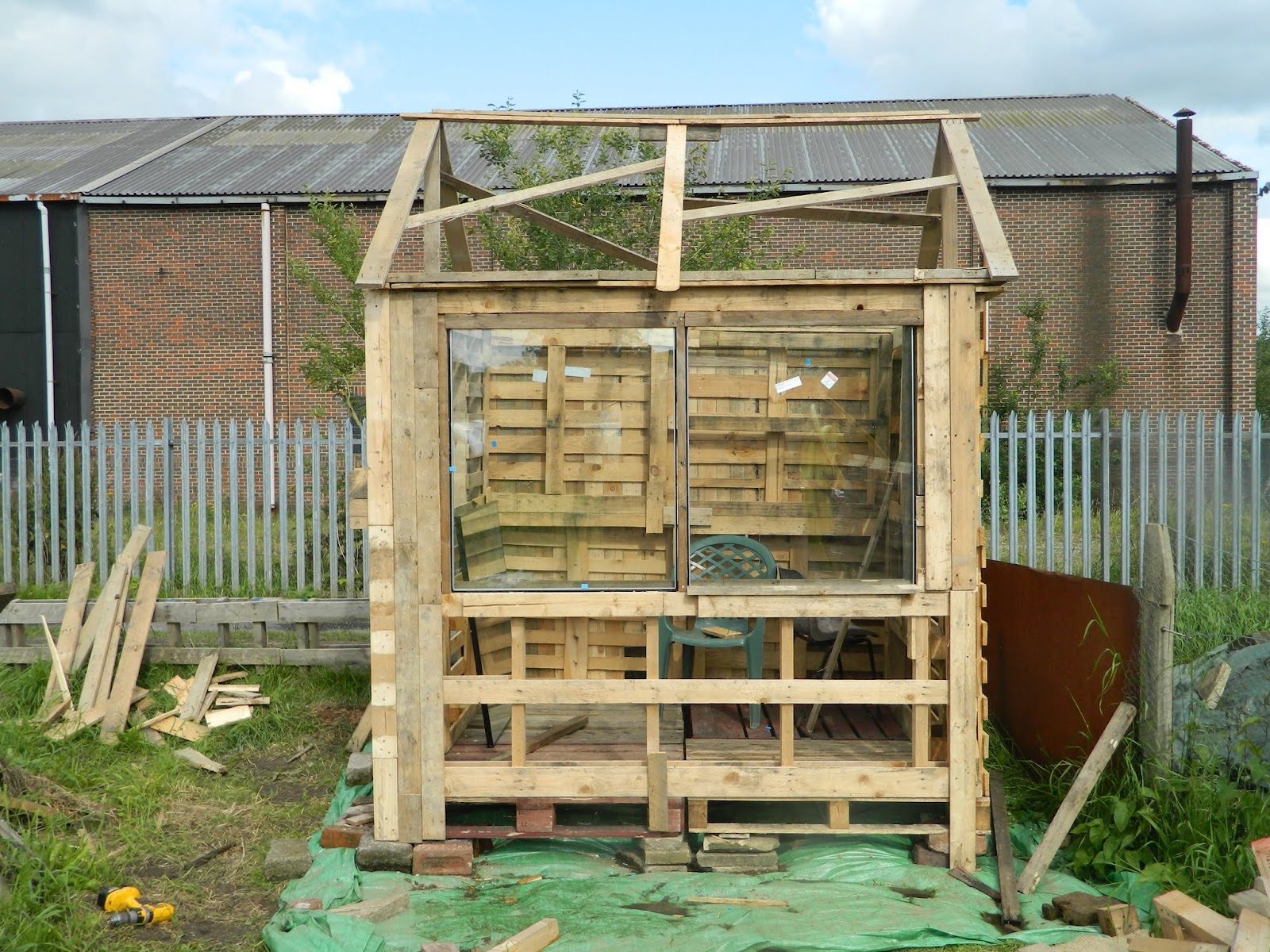 My Yorkshire Allotment: The Pallet shed build